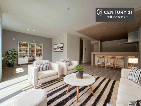 ���r���O �Ƌ��CG�p�[�X�ł��B�S�n�ǂ����r���O�͉Ƒ������R�ƏW�܂�܂��B�Ƒ��c�R�̎��Ԃ����������ł��B���Ƒ��ƁA����w�[���������Ԃ��߂��������ł��ˁB���邭�J���I�ȋ�Ԃł��B