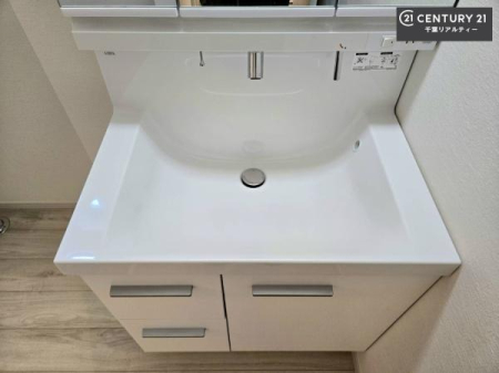 ���ʑ�E���ʏ� �[�����ʑ�{�E���́A�������˂ɂ����̂ł�����ꂪ�y�X�I���������ۂĂ܂��I
�L���C�Ȑ��ʏ��Ŏ��������̃��`�x�[�V�������オ��܂��ˁI