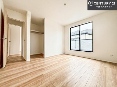 ���r���O�ȊO�̋��� �V���v���Ƀf�U�C������Ă��邽�߁A�Ƌ��I�т܂���I
���C�ɓ���̉Ƌ��u���Ă��낰���Ԃ���邱�Ƃ��ł��܂��B