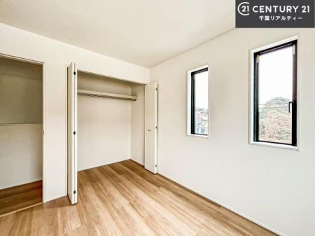 ���r���O�ȊO�̋��� �V���v���Ƀf�U�C������Ă��邽�߁A�Ƌ��I�т܂���I
���C�ɓ���̉Ƌ��u���Ă��낰���Ԃ���邱�Ƃ��ł��܂��B