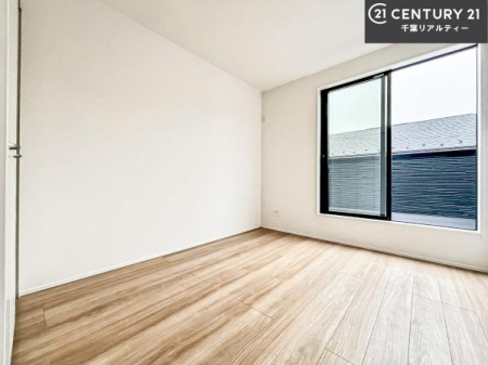 �m�� �o���R�j�[�ɖʂ��Ă���m���ł��B���邭�����肪����A���C����������ł��܂��I���N���āA�O�ɏo�Ĕw�L�т����[�ċz�����ǂ������}������邱�Ƃ��ł��܂��B