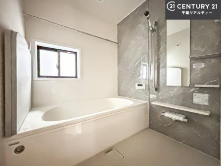 ���� �������������l�̕��͋C�̃o�X���[���́A�����o�Ă��ăo�X�^�C�����[���I
���d���撣���Ă��邲�J���ɂ��D�݂̓����̓����܂����āA�y����ł݂Ă͂������ł��傤���H