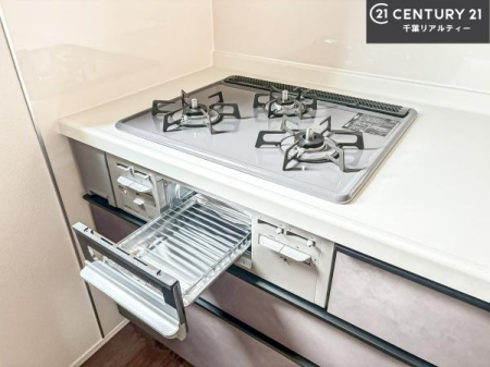 �L�b�`�� �R�����͎O������̂ł������̓����i�s���ł��܂��B
�������O�����t���ł��B�����X�y�[�X���L�X���Ă���׍�Ƃ����₷���I