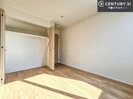 ���r���O�ȊO�̋��� �V���v���Ƀf�U�C������Ă��邽�߁A�Ƌ��I�т܂���I
���C�ɓ���̉Ƌ��u���Ă��낰���Ԃ���邱�Ƃ��ł��܂��B