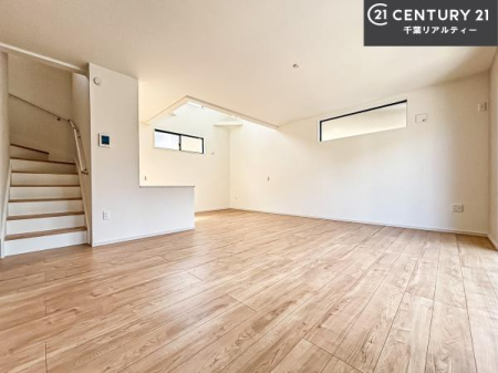 ���r���O �傫�ȑ����炽���Ղ�z�������閾�邢���r���O�_�C�j���O�ł������܂��I