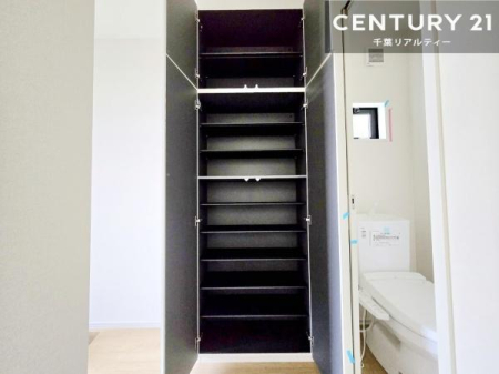 ���� �V���[�Y�{�b�N�X�t���Ȃ̂ŁA���ւ��Еt�����|�������₷���ł��I
�X�b�L���������ւŌ˂��J�����u�ԁA�������̂���S�n������Ԃ��o�}���Ă���܂��B
