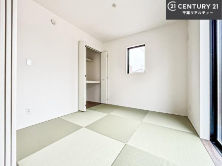 �a�� �^�^�~�̍��肪���炬��^����A�����b�N�X��ԁB�����傫���J�����̂���a���ƂȂ��Ă���܂��B���{�l�̐S������u�a�v�̋�ԁB�䑐�̍���Y����Ԃ͖����̂ЂƎ������o���Ă���܂��I