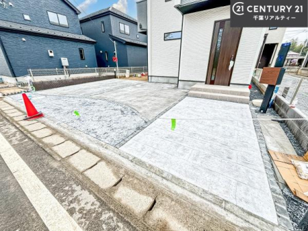 ���ԏ� ���ԃX�y�[�X��2�䕪����܂��I�Z�J���h�J�[�͂������A�o�C�N�⎩�]�ԂȂǂ��u���ꏊ�ɍ���܂���B