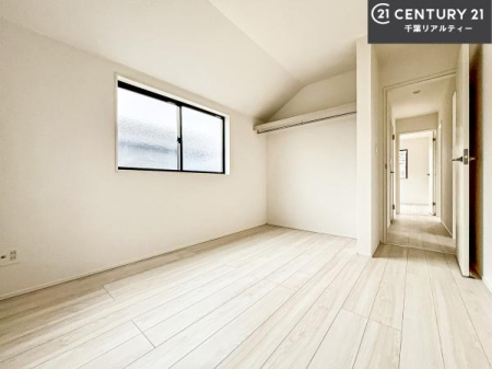 �Q�� ���[�͂̂���m���ł��B����������������L�X�Ǝg���ċC�������ǂ��ł��I
�L���C�Ȗ��邢�������ŉ߂����̂́A�X�ɂ̂�т�������ł��܂��ˁI