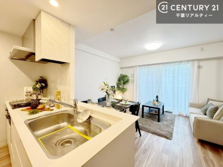 ���r���O �S�n�ǂ����r���O�͉Ƒ������R�ƏW�܂�܂��B�Ƒ��c�R�̎��Ԃ����������ł��B���Ƒ��ƁA����w�[���������Ԃ��߂��������ł��ˁB