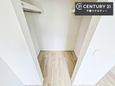 ���[ �E�H�[�N�C���N���[�[�b�g�t���ł��B��������̂��m���Ȃǂ����[���Ă��������ł��ˁI���ɂ���@�������ȂǋG�ߕ��̑傫�ȉƓd�����[�ł��܂��B