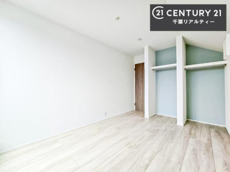 �q������ ���[�X�y�[�X���t���Ă���̂ŁA�}�ȗ��q���ł��U�炩��������������T�b�ƕЂÂ����đ�ϕ֗��ł��I�ǖʂ��L�X���Ă���̂ŁA�׋�����x�b�h�̒u����ɍ���܂���I