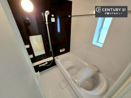 ���� ������Ƃ����������̂���o�X���[���I���K�ȃo�X�^�C��������܂��I
1���̔�����������Ɩ����Ă����f�G�ȃ����N�[�[�V������ԂɂȂ肻���ł��ˁB