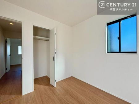 �Q�� ���[�X�y�[�X�����Ă��܂��I�������X�b�L�����ڂ��鎖���ł��܂��ˁB
�Ƌ��I�΂Ȃ��V���v���ȃf�U�C���ׁ̈A�Ƌ��I�΂����C�ɓ���̋�ԍ�肪�ł������ł��ˁB