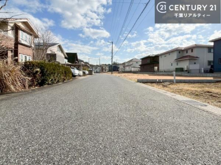 �O�ʓ��H�܂ތ��n�ʐ^ �O�ʓ��H�͍L�X���Ă���̂ŎԂ̎Ԍɓ��ꂪ���₷���ł��I