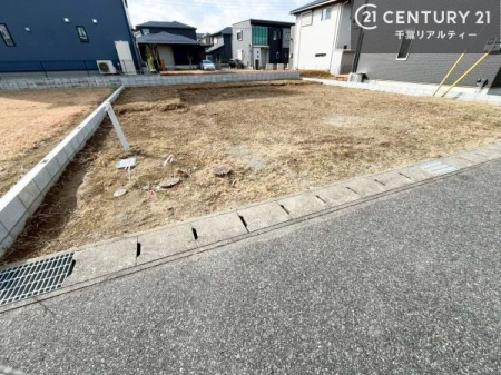 ���̑����n ���݌��z���B������͖��邭�J���I�ȃ��r���O��ŐV�ݔ��̃L�b�`���Ȃǉ��K�ȋ�Ԃ��L����܂��B�����������炱���g�V������炵�h�ւ̊��҂����܂�Z�܂��B�����������Ȃ����z���̗l�q���K���ł��B