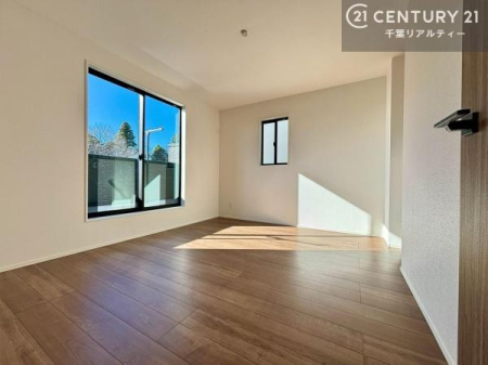 �Q�� �傫�ȑ����炽���Ղ��������A���̖ڊo�߂����K�Ȗ��邳�B���悢�J������������������������͋C�ŁA�������Ƃ���������ԂƂ��ĐQ���ɍœK�ł��B