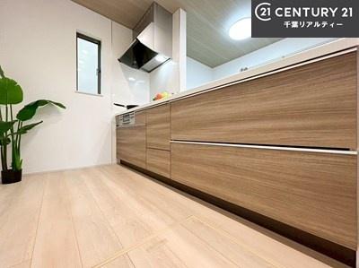 �L�b�`�� ��Ƃ����₷���V�X�e���L�b�`���ł��I���[����������t���Ă���̂ŁA�����X�y�[�X�ɕ���u���Ȃ��čςނ̂ŁA�L�X�g���āA���K�ɍ�Ƃ��ł��܂��I