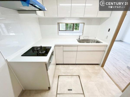 �L�b�`�� ��Ƃ����₷���V�X�e���L�b�`���ł��I���[����������t���Ă���̂ŁA�����X�y�[�X�ɕ���u���Ȃ��čςނ̂ŁA�L�X�g���āA���K�ɍ�Ƃ��ł��܂��I