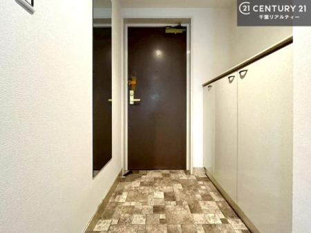 ���� �V���[�Y�{�b�N�X�t���Ȃ̂ŁA���ւ��Еt�����|�������₷���ł��I
�X�b�L���������ւŌ˂��J�����u�ԁA�������̂���S�n������Ԃ��o�}���Ă���܂��B
