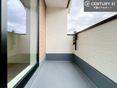 �o���R�j�[ ���[�t�o���R�j�[�I�������t���Ă���̂ŁA�}�ɉJ���~���Ă��G��ɂ������S�I�������������J�b�g���Ă����̂ŁA���V�C�̗ǂ����́A���O�֏o�Đ[�ċz����̂��悳�����ł��I