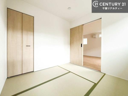 �a�� ���r���O�Ɨאڂ����a���ł��I�Ǝ��̋x�e�X�y�[�X��L�b�Y�X�y�[�X�Ƃ��Ċ��p����̂��悳�����ł��ˁI
�a���̎g�����͖�����I���[�X�y�[�X�������Ղ�ł��I