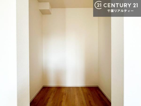 ���[ �E�H�[�N�C���N���[�[�b�g�t���ł��B��������̂��m���Ȃǂ����[���Ă��������ł��ˁI���ɂ���@�������ȂǋG�ߕ��̑傫�ȉƓd�����[�ł��܂��B