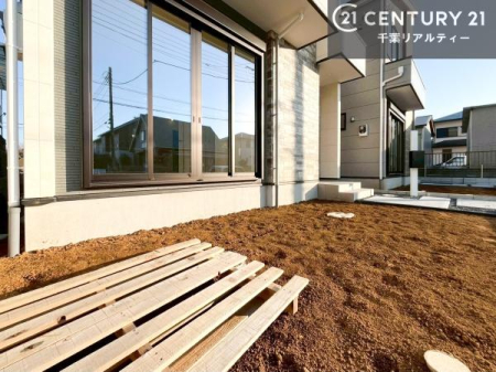 �� ������Ƃ�������X�؁[�X���t���Ă��܂��I�K�[�f�j���O���y���߂����ł��ˁB