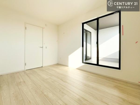 �Q�� �D���������������ޗm���́A���̖ڊo�߂��C�������ǂ������ł��ˁB���������Ԃ��������Ɖ߂������Ƃ��ł��܂��B�D�����F�����̃t���[�����O���ǂ�ȉƋ�ɂ��}�b�`���܂��I