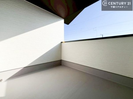 �o���R�j�[ �C���i�[�o���R�j�[�I�������t���Ă���̂ŁA�}�ɉJ���~���Ă��G��ɂ������S�I�������������J�b�g���Ă����̂ŁA���V�C�̗ǂ����́A���O�֏o�Đ[�ċz����̂��悳�����ł��I