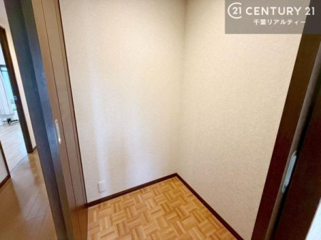 ���[ �p���g���[�t���I���Ă�������A�H�ނ̃X�g�b�N�͂������A�傫�ȉו����X�b�L�����ڂ��邱�Ƃ��ł��܂��I
���񌻒n�ł��m���߂��������B