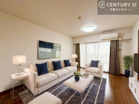 ���r���O �傫�ȑ����炽���Ղ�̍̌���������郊�r���O�͖��邭�J���������Ԃł��I