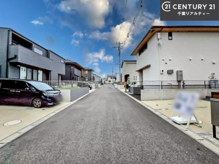 �O�ʓ��H�܂ތ��n�ʐ^ �O�ʓ��H��6���~6���I�z����ǍD�ȗ��n�ł��B
�Ԍɓ��ꂪ���ȕ������S�ł��ˁB