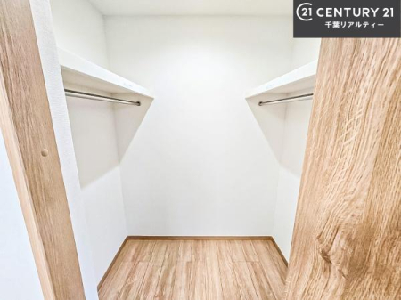 ���[ �E�H�[�N�C���N���[�[�b�g�t���ł��B��������̂��m���Ȃǂ����[���Ă��������ł��ˁI���ɂ���@�������ȂǋG�ߕ��̑傫�ȉƓd�����[�ł��܂��B