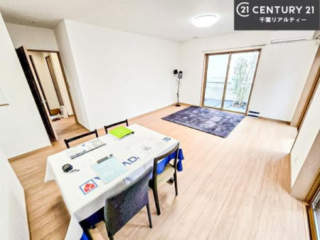 ���r���O �D�����z���܂肪���r���O����ł���ċ��S�n�̗ǂ���Ԃ����o���Ă���܂��I
���났�̎��Ԃ��߂����܂��I