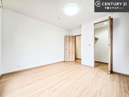 �m�� ���[���������肠��̂ŉƋ�̔z�u�����₷���A���C�t�X�^�C���ɍ��킹����������肪�\�ł��B