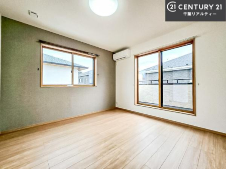 �m�� �o���R�j�[�ɖʂ��Ă���m���ł��B���邭�����肪����A���C����������ł��܂��I���N���āA�O�ɏo�Ĕw�L�т����[�ċz�����ǂ������}������邱�Ƃ��ł��܂��B