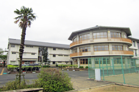 ���ӊ� �y���w�Z�z���X�s�����X�������w�Z�F450m