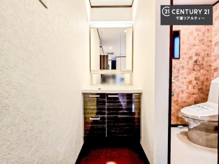 ���ʑ�E���ʏ� �O�ʋ��d�l�̐��ʏ��́A�g�����Ȃ݂����₷������I���͎��[�ɂȂ��Ă��܂��B�h���C���[�₨���ϓ����Еt������̂Ő��ʑ������X�b�L���ƌ����邱�Ƃ��o���܂��I