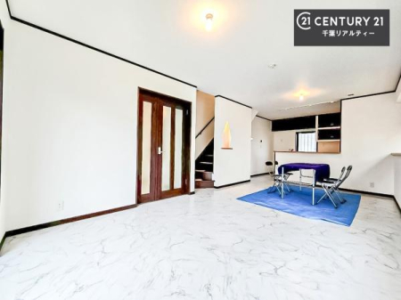 ���r���O �D�����z���܂肪���r���O����ł���ċ��S�n�̗ǂ���Ԃ����o���Ă���܂��I
���났�̎��Ԃ��߂����܂��I