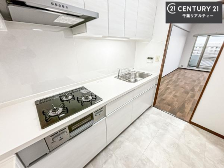 �L�b�`�� ��Ƃ肠�钲���X�y�[�X�ō�Ƃ����₷�����K�ȃL�b�`���ł��I
���q�l�ƈꏏ�ɂ��َq������y���߂�L�X�X�y�[�X�ł��B�y�����������ԂɂȂ肻���ł��ˁI