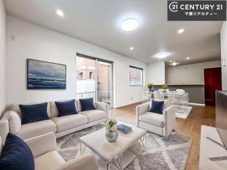 ���r���O �Ƌ��CG�p�[�X�ł��B�D�����z���܂肪���r���O����ł���ċ��S�n�̗ǂ���Ԃ����o���Ă���܂��I
���났�̎��Ԃ��߂����܂��I