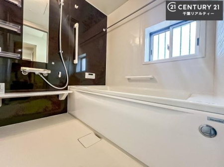 ���� �������������l�̕��͋C�̃o�X���[���́A�����o�Ă��ăo�X�^�C�����[���I
���d���撣���Ă��邲�J���ɂ��D�݂̓����̓����܂����āA�y����ł݂Ă͂������ł��傤���H