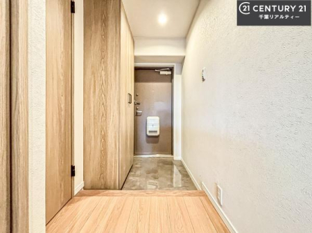 ���� �V���[�Y�{�b�N�X�t���Ȃ̂ŁA���ւ��Еt�����|�������₷���ł��I
�X�b�L���������ւŌ˂��J�����u�ԁA�������̂���S�n������Ԃ��o�}���Ă���܂��B
