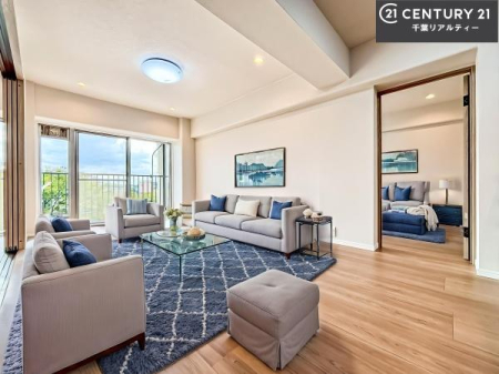 ���r���O �Ƌ��CG�p�[�X�ł��B��؂ȉƑ����W�܂邩�炱��LDK�ɂ͂�����肽���B
�q�����������C�ɏ΂��Ȃ��瑖�����Ă���p�����������u�L���Ƃɂ��ėǂ������v�Ǝv���u�Ԃł��B