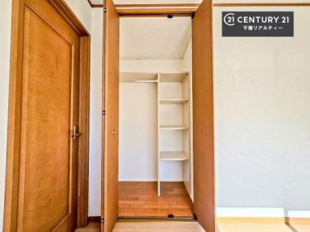 ���[ �����Ղ�̎��[�X�y�[�X�ŁA��炵���������萮���Z�܂��B�Ƒ��̉ו������ꂢ�ɕЕt���A���������K�ɉ߂����܂��B