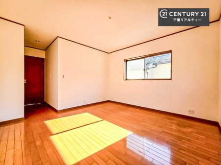 �Q�� �V���v���Ƀf�U�C������Ă��邽�߁A�Ƌ��I�т܂���I
���C�ɓ���̉Ƌ��u���Ă��낰���Ԃ���邱�Ƃ��ł��܂��B