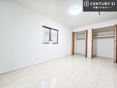 �Q�� �V���v���Ƀf�U�C������Ă��邽�߁A�Ƌ��I�т܂���I
���C�ɓ���̉Ƌ��u���Ă��낰���Ԃ���邱�Ƃ��ł��܂��B