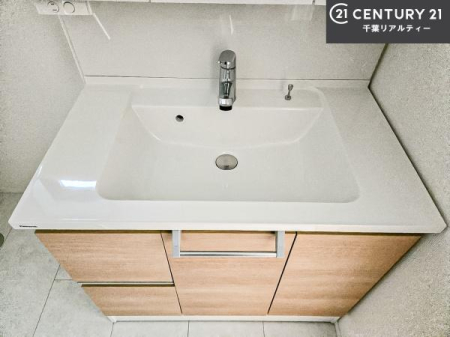 ���ʑ�E���ʏ� �[�����ʑ�{�E���́A�������˂ɂ����̂ł�����ꂪ�y�X�I���������ۂĂ܂��I
�L���C�Ȑ��ʏ��Ŏ��������̃��`�x�[�V�������オ��܂��ˁI