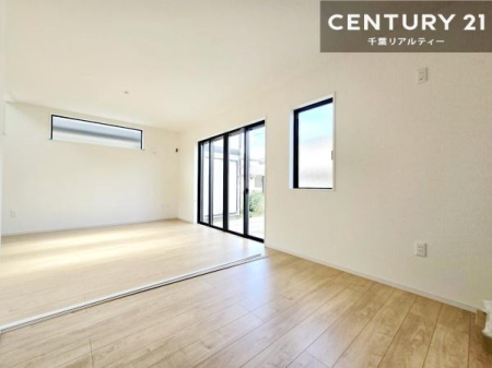 ���r���O ��؂ȉƑ����W�܂邩�炱��LDK�ɂ͂�����肽���B
�q�����������C�ɏ΂��Ȃ��瑖�����Ă���p�����������u�L���Ƃɂ��ėǂ������v�Ǝv���u�Ԃł��B